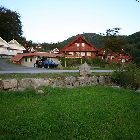 Bjornevag Ferie Hotel Farsund Exterior foto